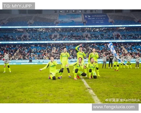 香港足球明星队走进铁道文化探索之旅展现运动与交通的完美结合